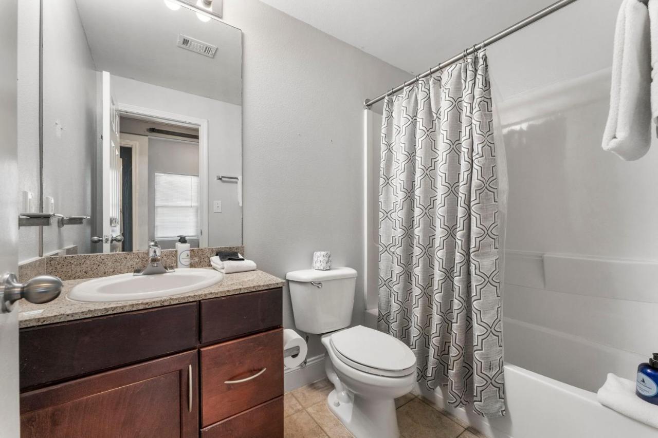 Laketown Wharf #311 By Nautical